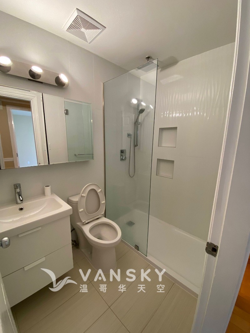221228190810_05 Toilet.jpg